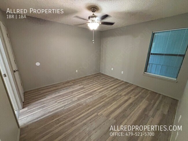 Building Photo - 1390 W Wedington Dr