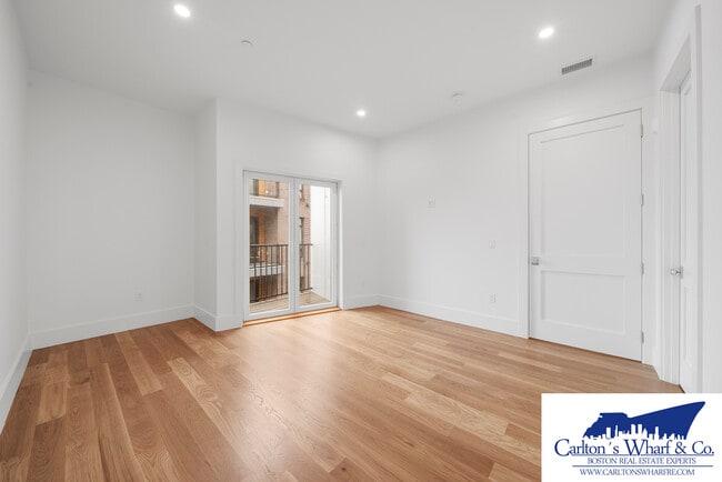 Building Photo - 218 Old Colony Ave