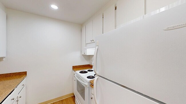 Building Photo - 400 Alameda del Prado