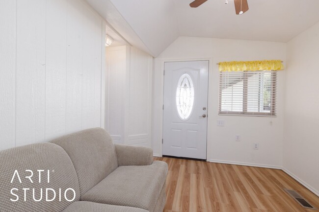 Building Photo - Furnished manufactured home situated withi...