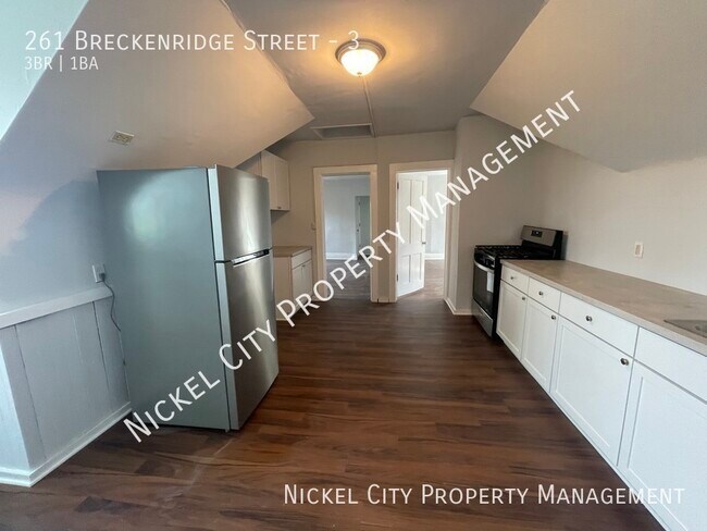 Building Photo - 261 Breckenridge St