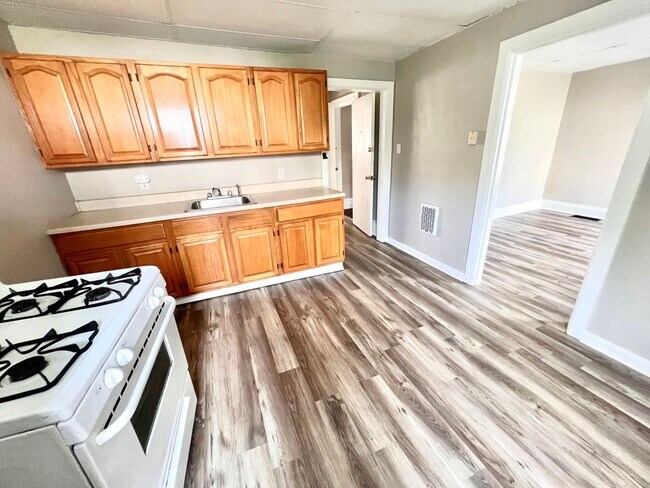 Building Photo - 129 McGinnis Avenue (Full Service)