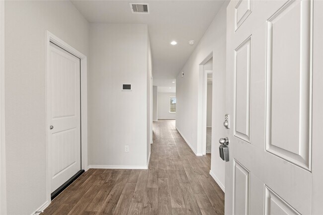 Building Photo - 6414 Clyde Arbor Dr