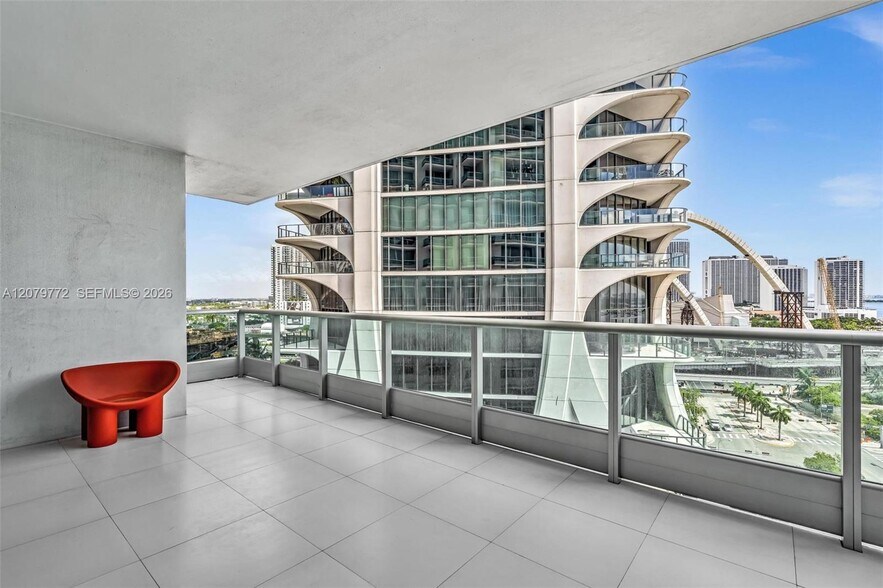 Building Photo - 900 Biscayne Blvd