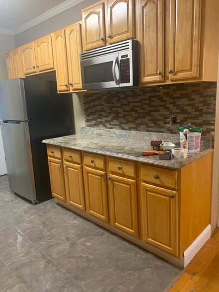 Kitcheck - Right side - 9032 138th Pl