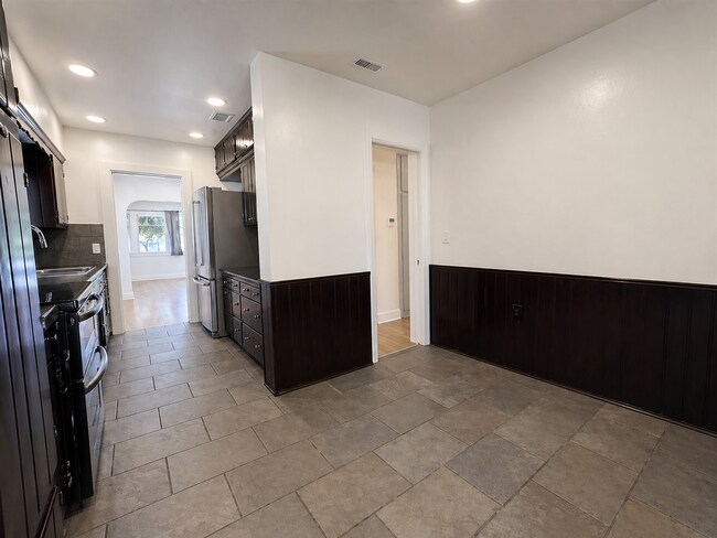 Building Photo - Charming 3-Bedroom Home for Lease in College West, San Diego