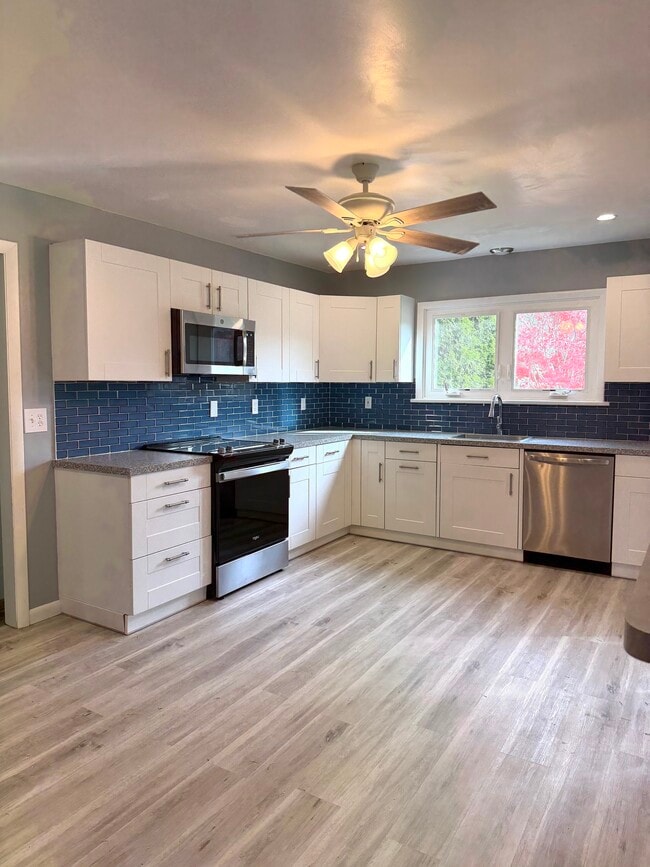 Building Photo - 432 Pepper St