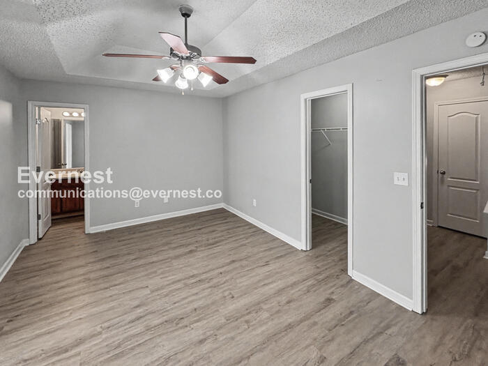 Building Photo - 8596 Thomas Rd