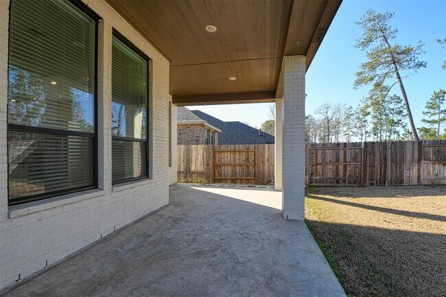 Building Photo - 17099 Crimson Crest Dr