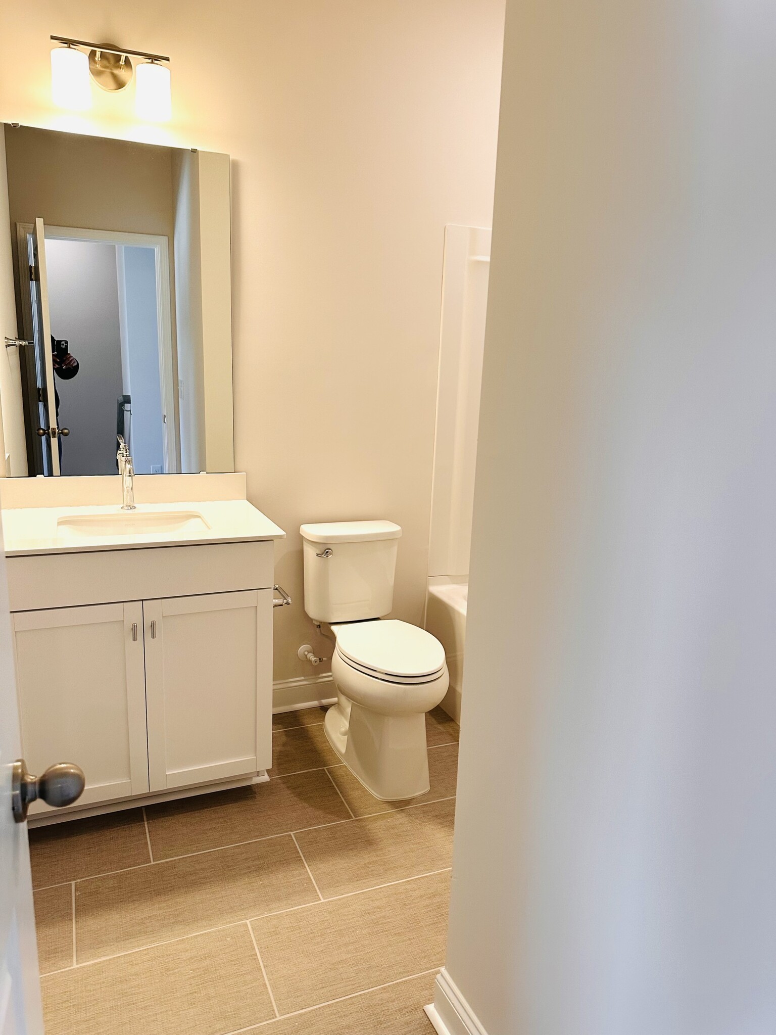 Common Bathroom - 15313 Ballancroft Pky