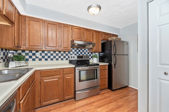Building Photo - Condo Close to Downtown Frederick