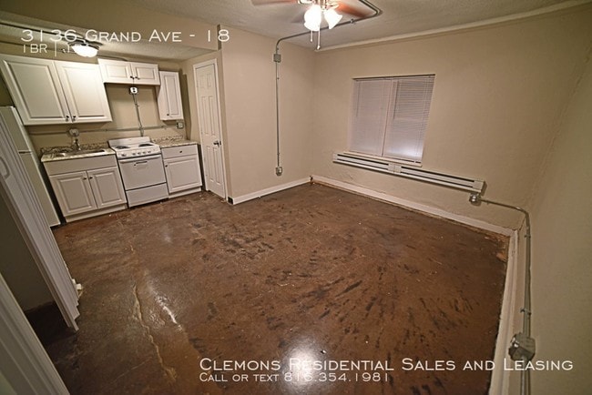 Building Photo - 3136 Grand | Special - First Month Free!