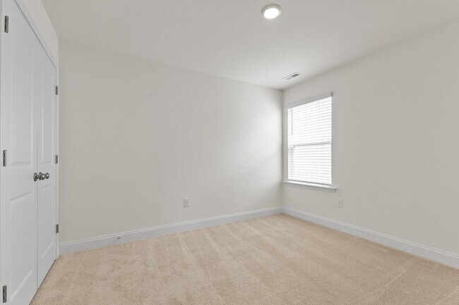 Building Photo - 233 Steel Springs Ln
