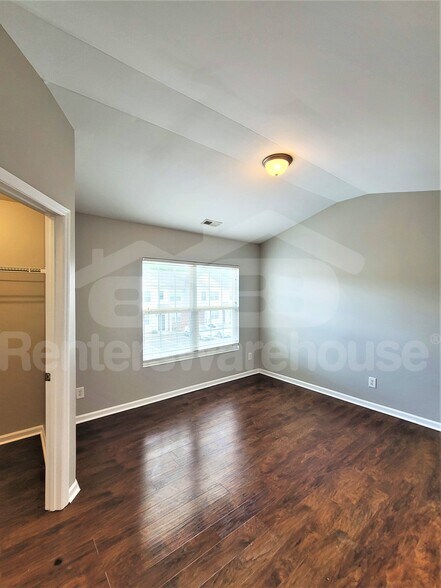 Building Photo - 1506 Oxleymare Drive