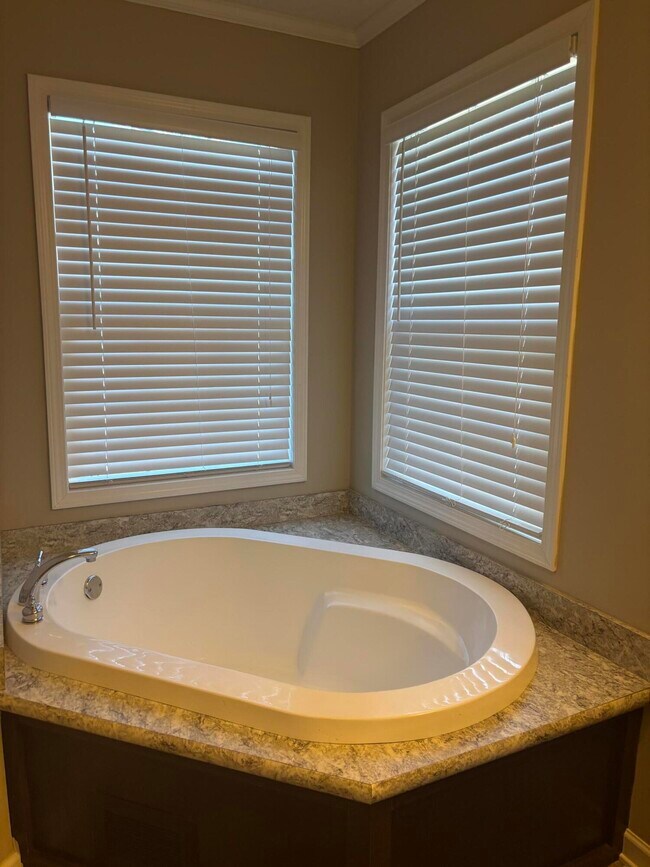 Building Photo - 205 Joy Rd