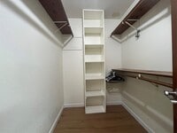 Building Photo - 16454 Hickory Knoll Dr