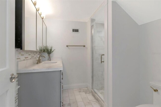 Building Photo - 644 Boca Ciega Isle Dr