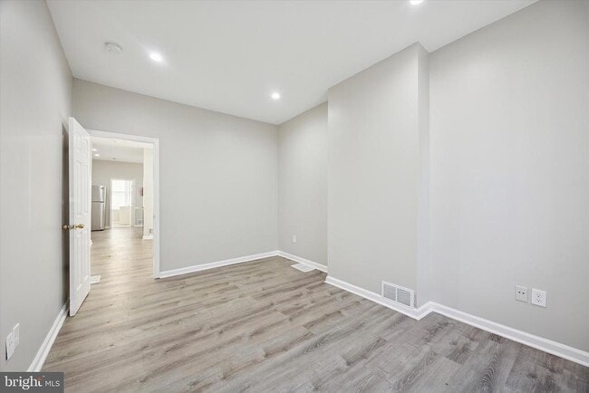 Building Photo - 419 S 4th St