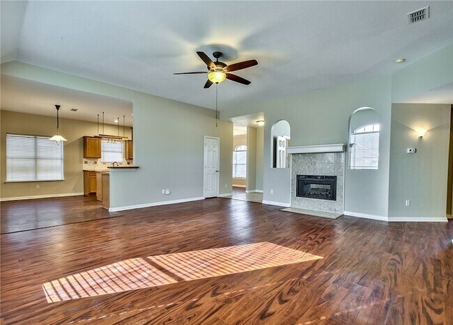 Building Photo - 4424 Maple Shade Ave