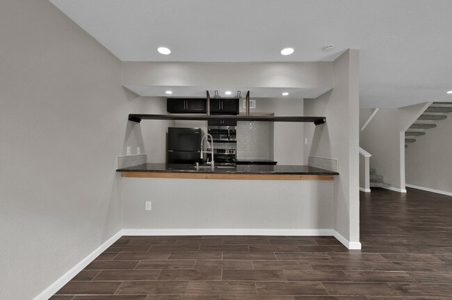 Building Photo - 12311 Glenview Dr