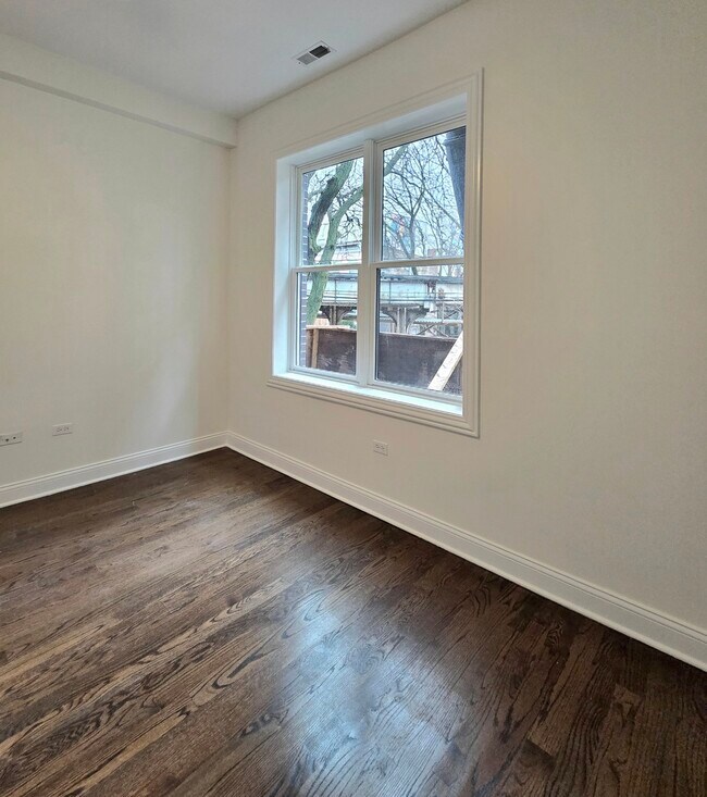 Building Photo - 1537 N Orleans St