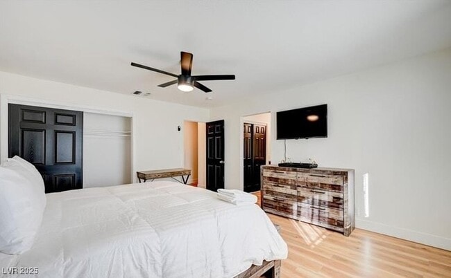 Building Photo - 1821 E Oakey Blvd