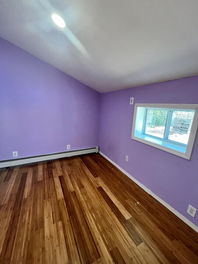 Building Photo - 32 Brenner Rd