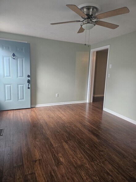 Building Photo - 259 Lakeview Dr