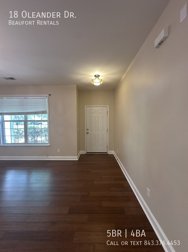 Building Photo - 18 Oleander Dr