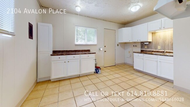 Building Photo - Three Bedroom Garden Apartment- Columbus