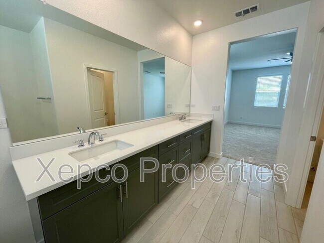 Building Photo - 41425 Penn Dr