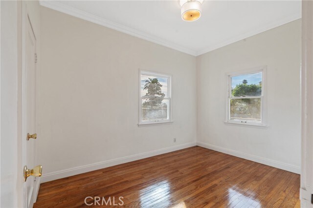 Building Photo - 1325 E Altadena Dr