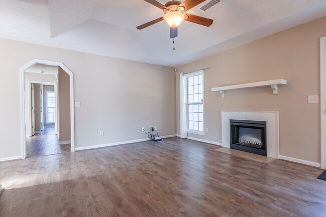 Building Photo - 413 Spurlin Ct