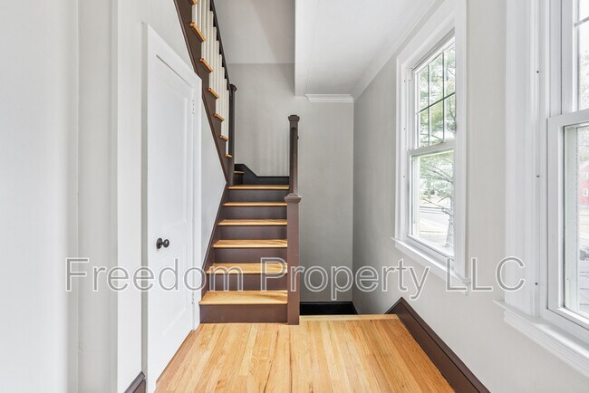 Building Photo - 9 Bretton Rd