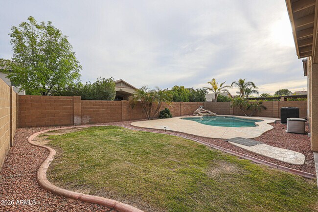 Building Photo - 16205 W Gibson Ln