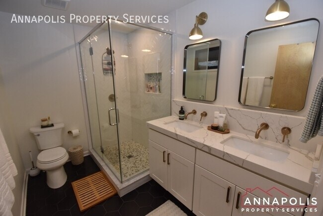 Building Photo - 364 Dun Robbin Dr