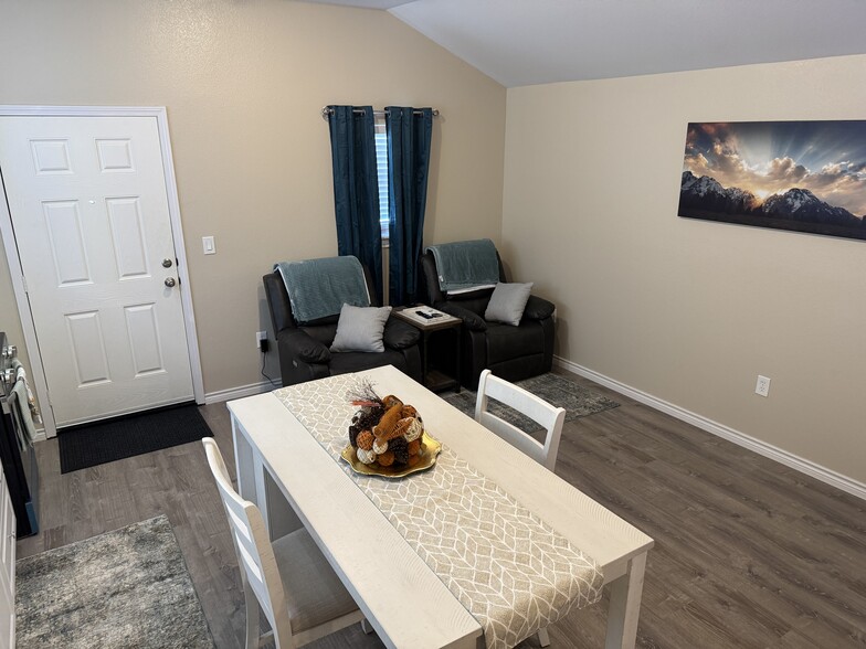 Building Photo - 2021 County Road 75