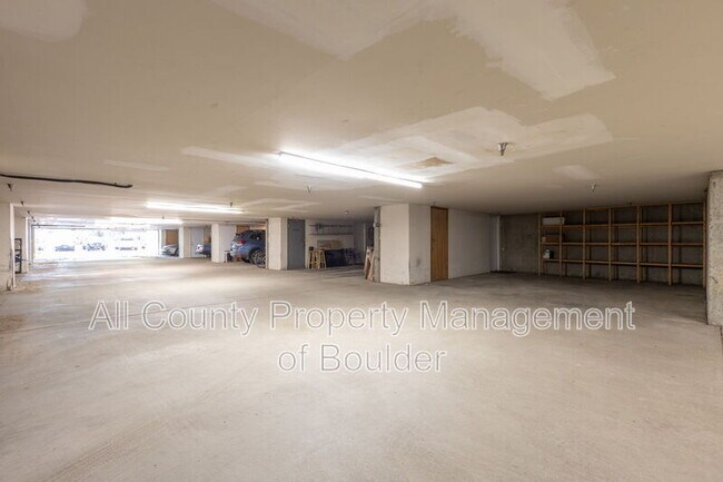 Building Photo - 5056 Buckingham Rd