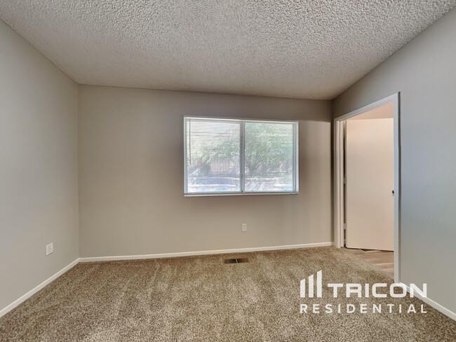 Building Photo - 7860 Big River Dr
