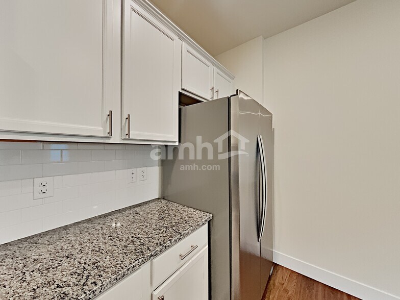 Building Photo - 32971 Lookout Ln