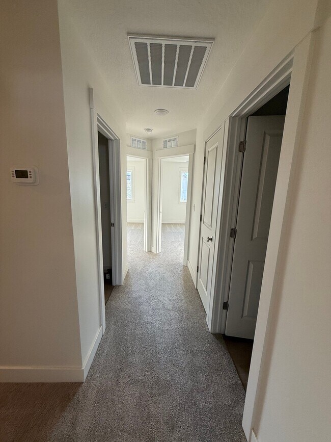 Building Photo - 2073 N 325 E