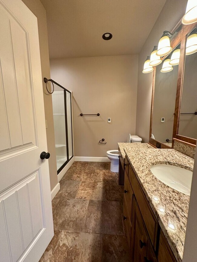 Building Photo - 1250-MF2-IO