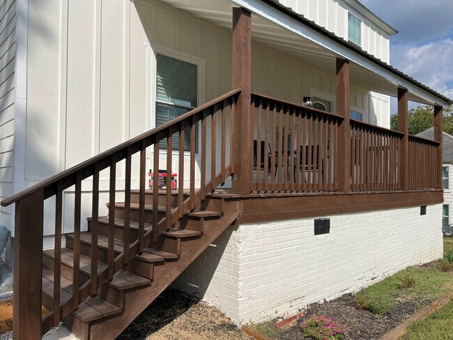 Building Photo - 24 Seth St