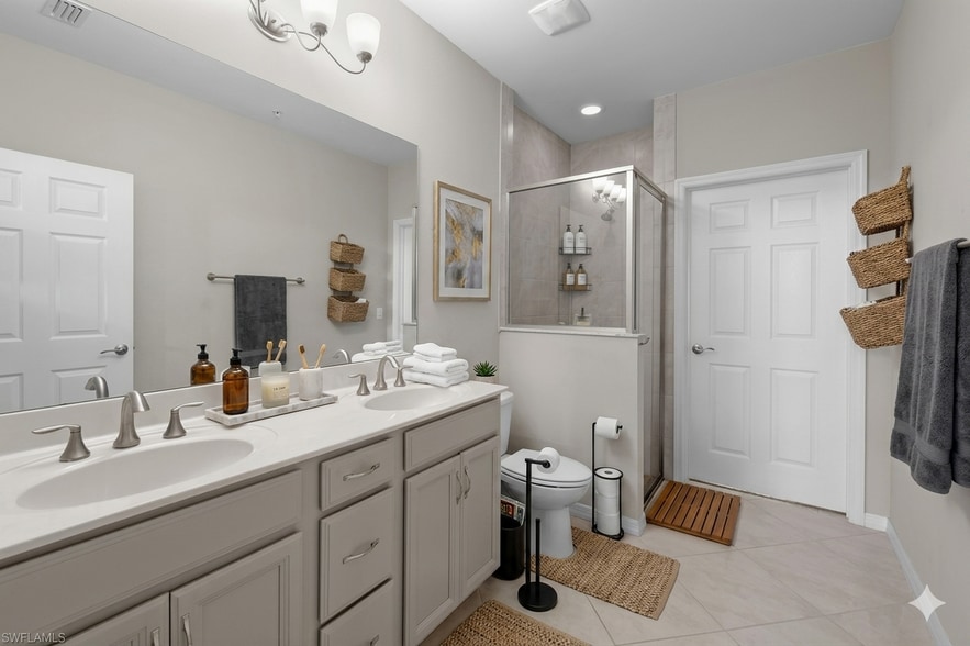 Master Bathroom - 26205 Palace Ln