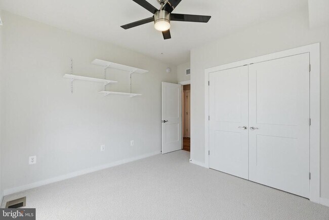 Building Photo - 44481 Wolfhound Sq