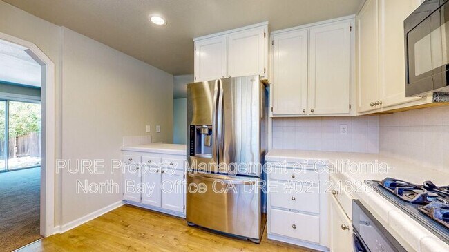 Building Photo - 5075 Charmian Dr