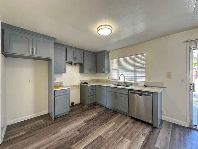 Building Photo - 4 Bedroom Near Delta Shores