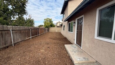 Building Photo - MeadSt221-223