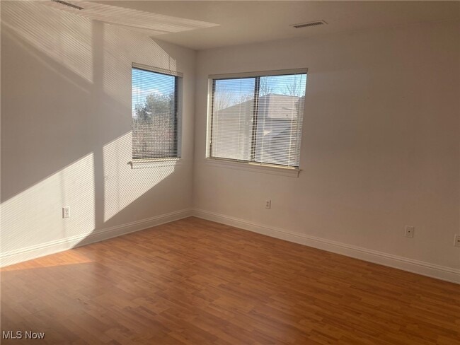 Building Photo - 3800 Rosemont Blvd