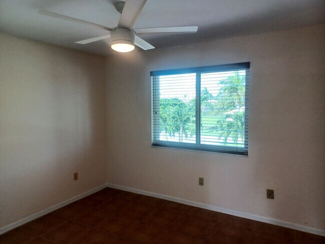 Building Photo - 5515 SW 12th Ave